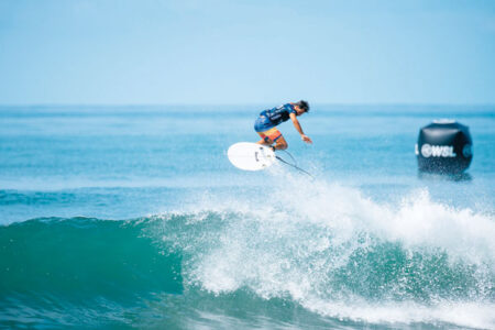 Gentil battles through Brazilian gauntlet at Surf City El Salvador Pro